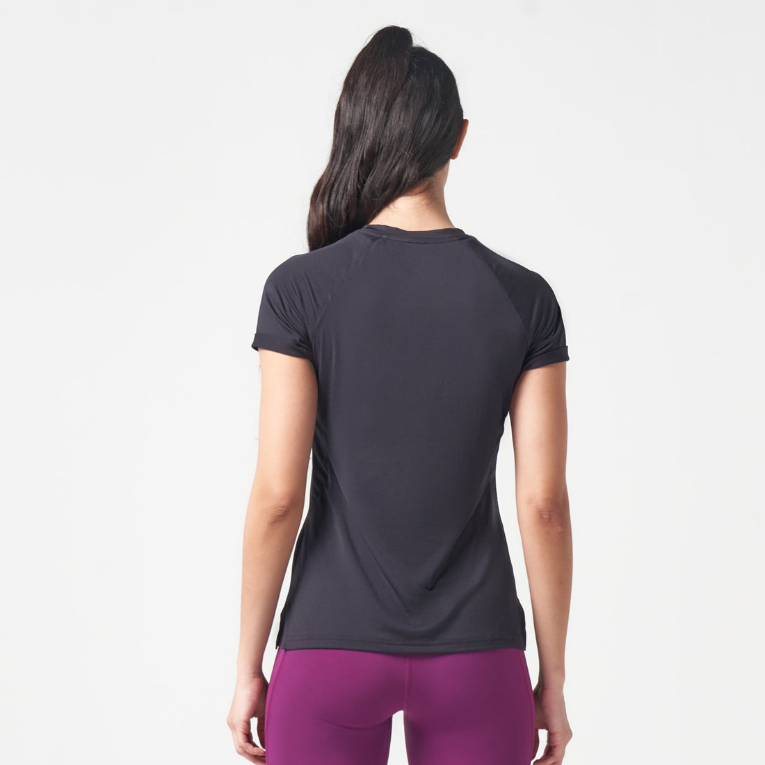 ESSENTIAL WEIGHTLESS TEE - BLACK